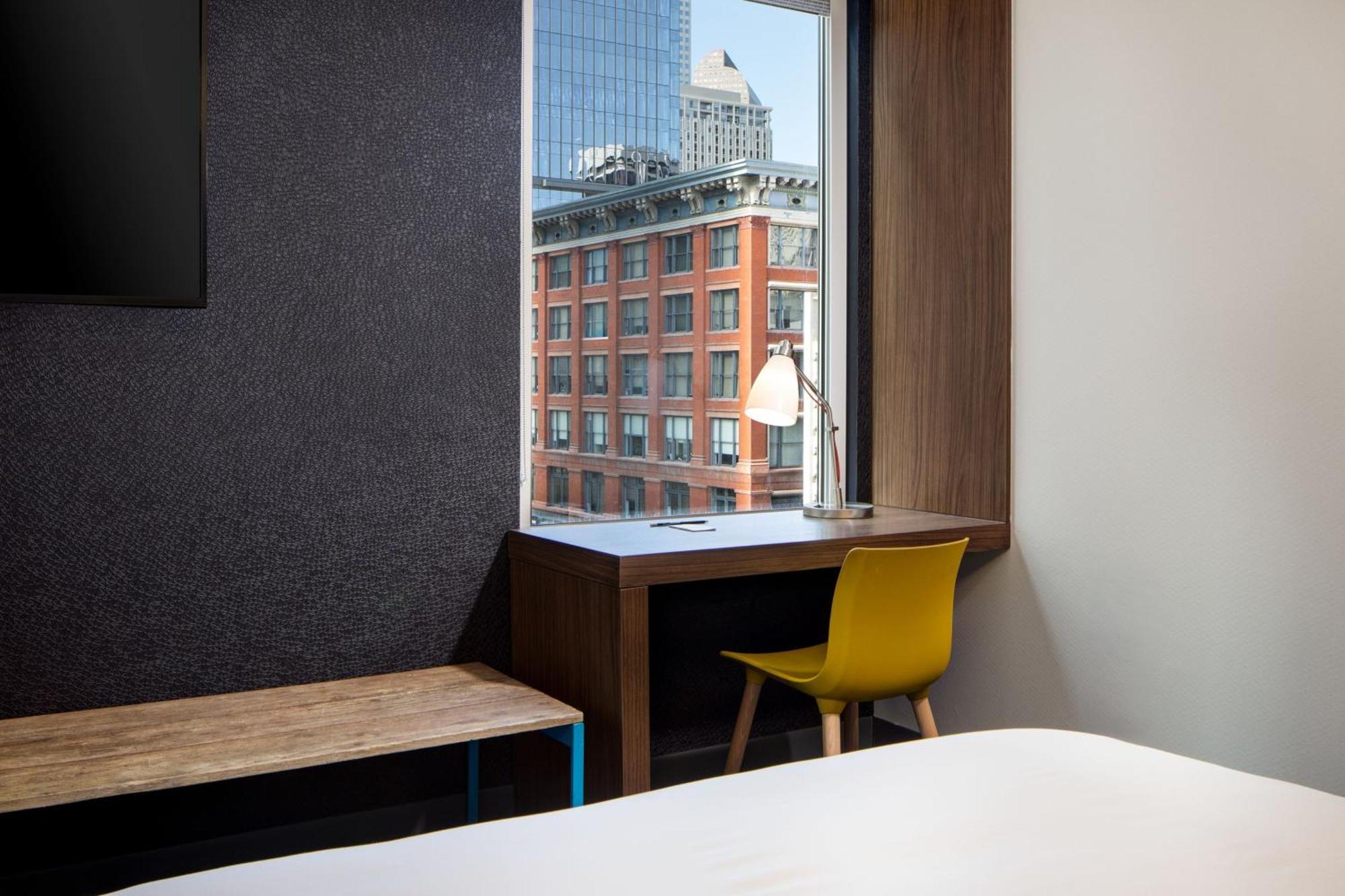 Aloft Denver Downtown Exterior photo