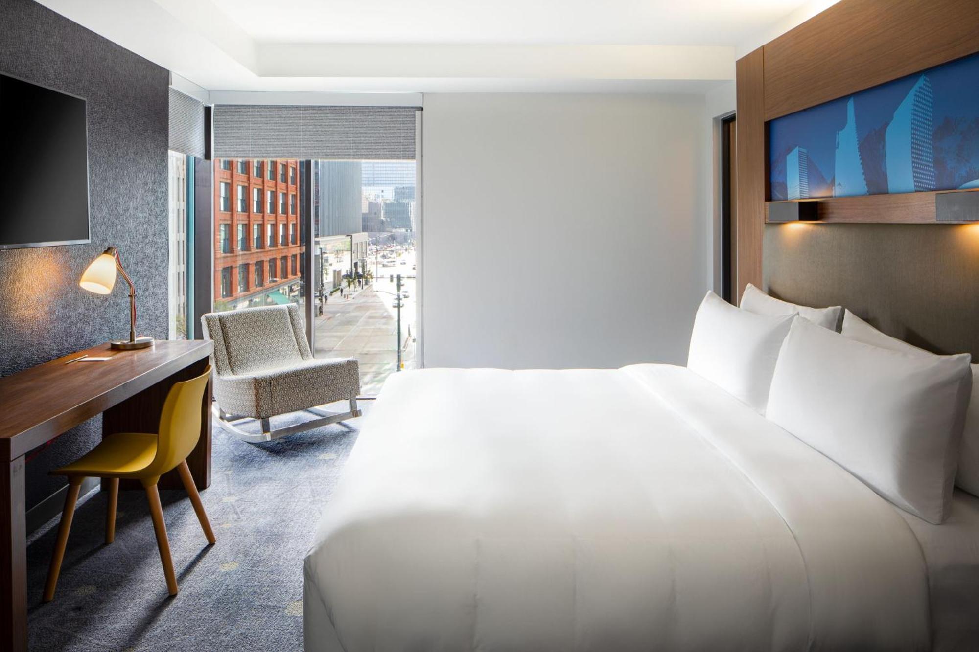 Aloft Denver Downtown Exterior photo