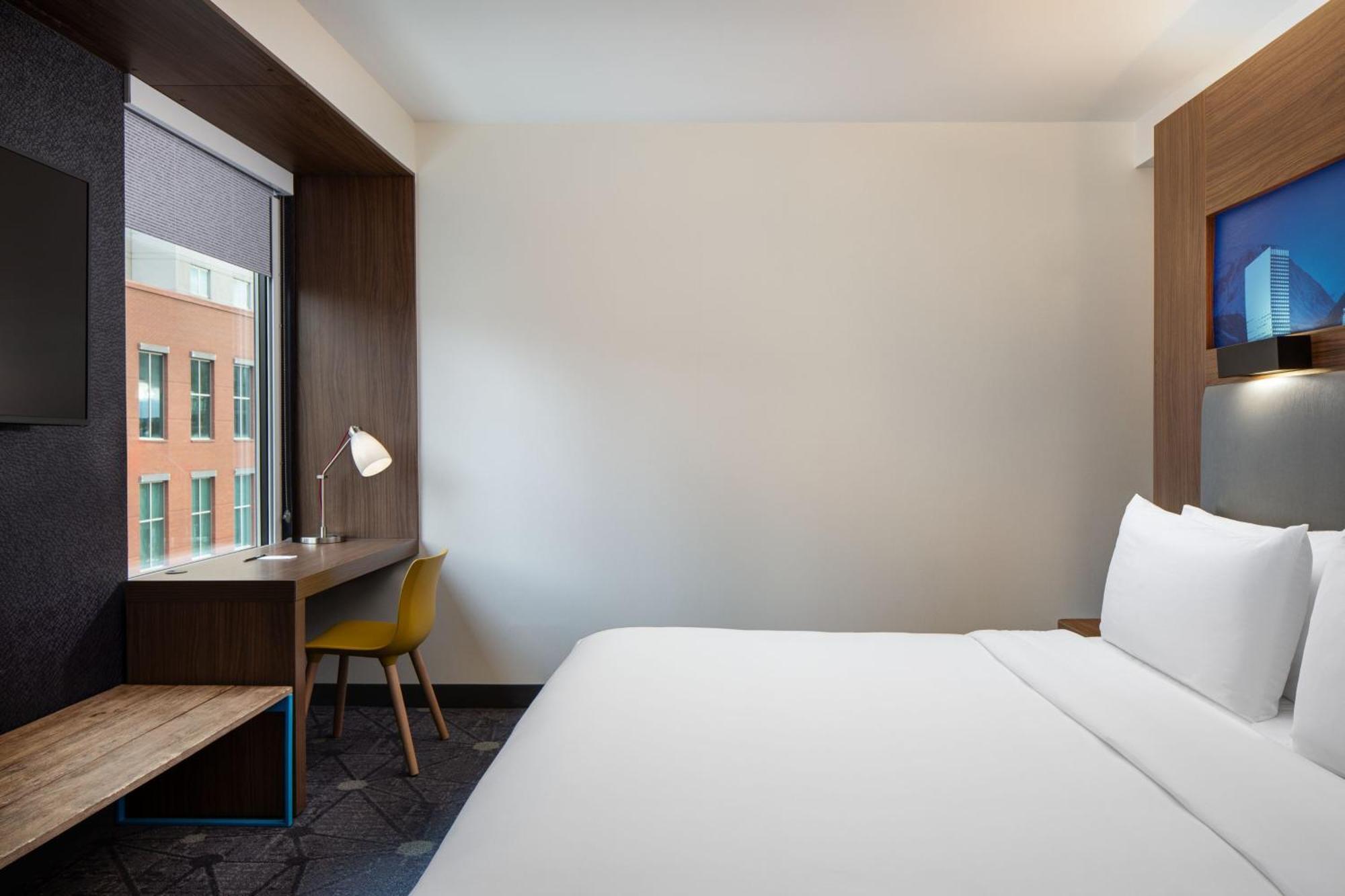 Aloft Denver Downtown Exterior photo